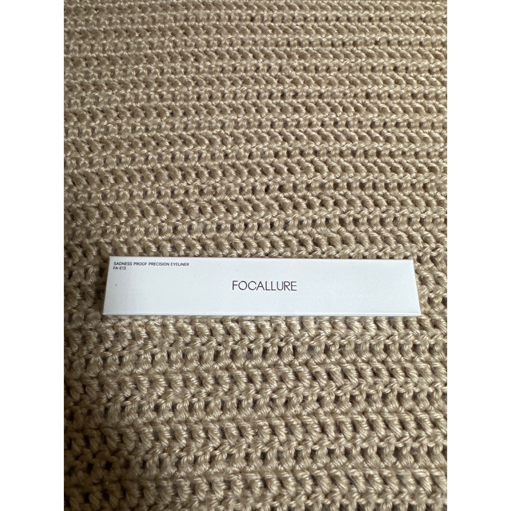 Focallure Sadness Proof Precision Eyeliner FA-E13 GR04 Cilantro Green New